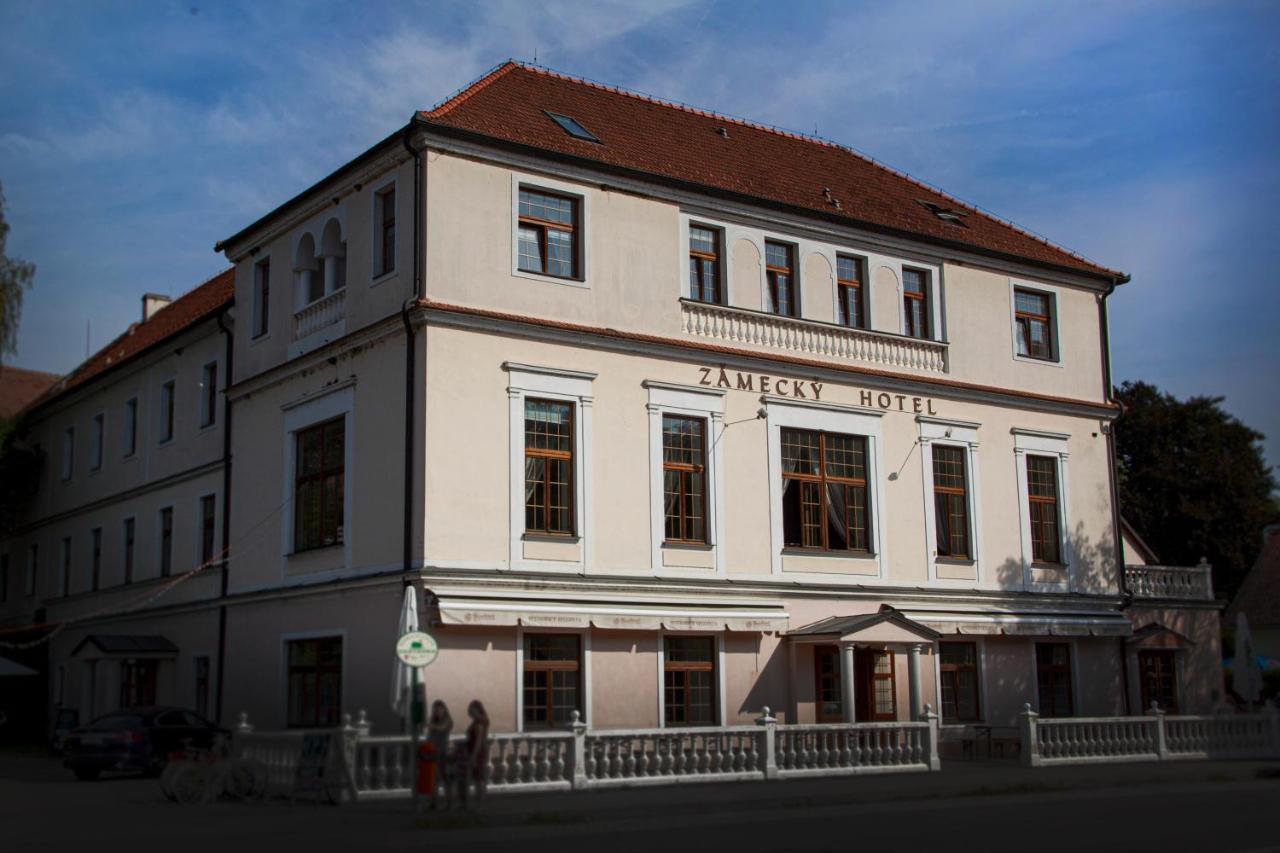 Grandhotel Sluchatko - Ex Zamecky Hotel Vranov nad Dyji Bagian luar foto