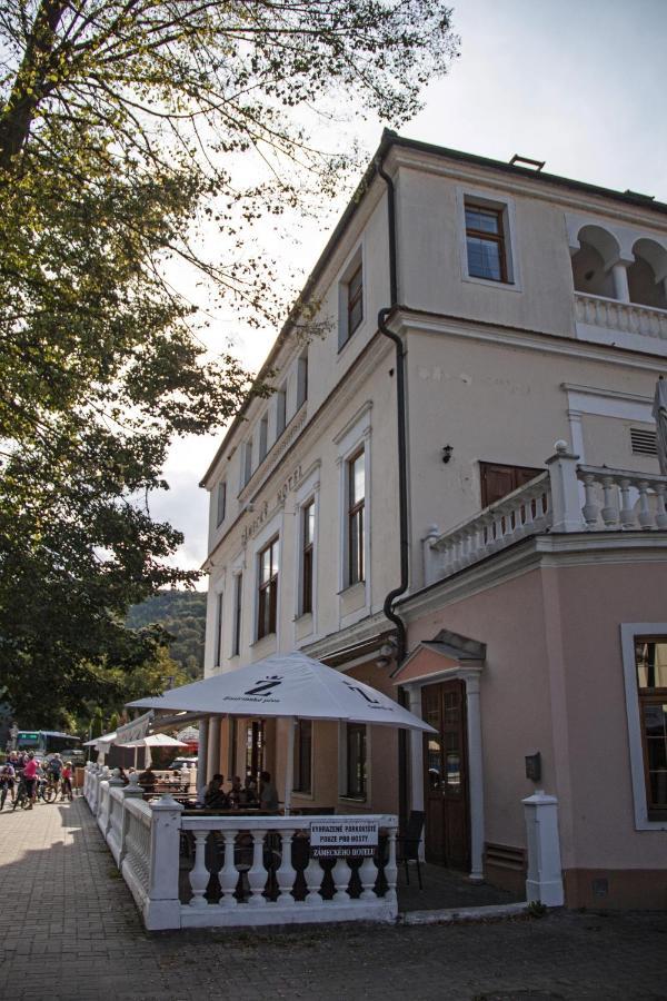 Grandhotel Sluchatko - Ex Zamecky Hotel Vranov nad Dyji Bagian luar foto